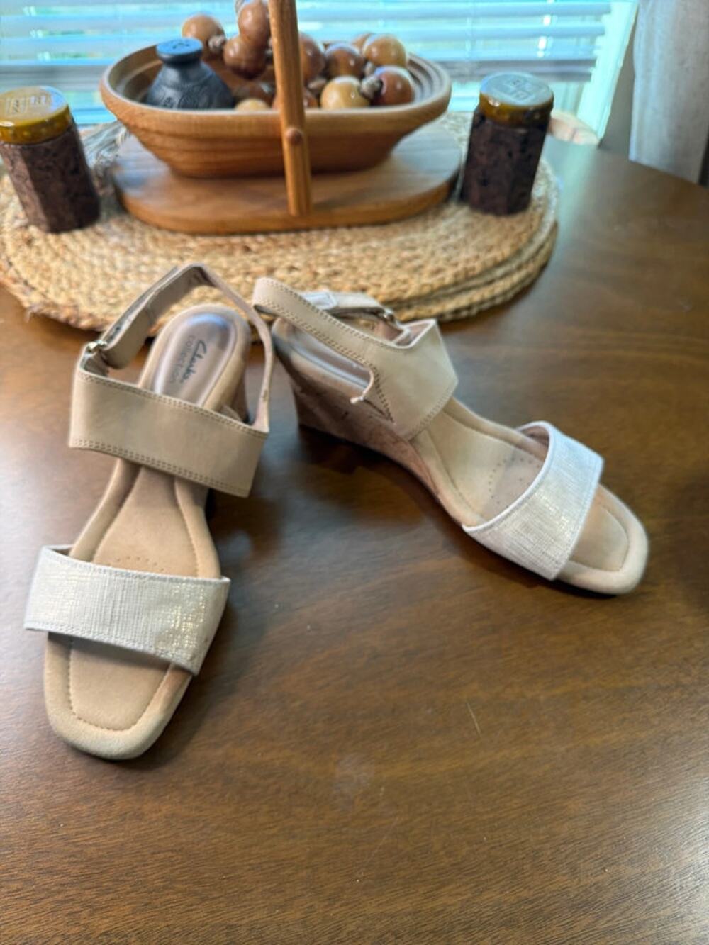 Clarks collection wedge sandals, EUC 9.5 533